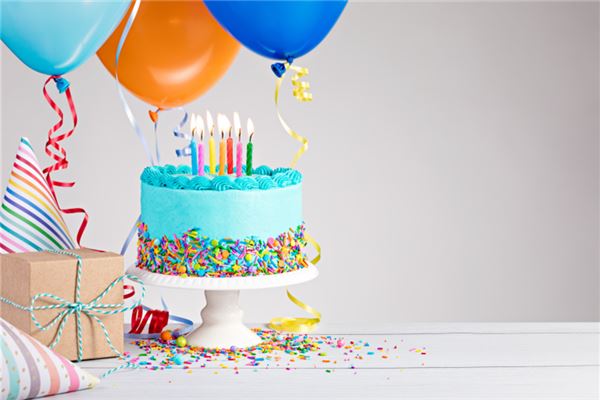 梦见别人送生日蛋糕是什么预兆,梦见别人送生日蛋糕是什么意思 梦见别人送生日蛋糕是什么预兆,梦见别人送生日蛋糕是什么意思