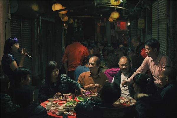 梦见好多人吃饭是什么预兆,梦见好多人吃饭是什么意思 梦见好多人吃饭是什么预兆,梦见好多人吃饭是什么意思