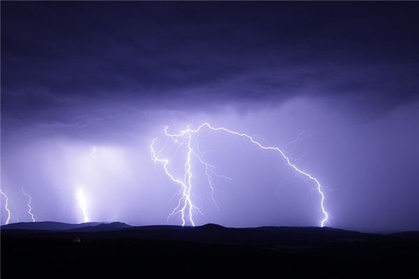 梦见雷雨是什么预兆,梦见雷雨是什么意思 梦见雷雨是什么预兆,梦见雷雨是什么意思