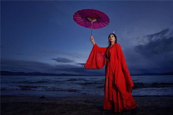 女性人中长痣的含义 女性人中长痣的含义