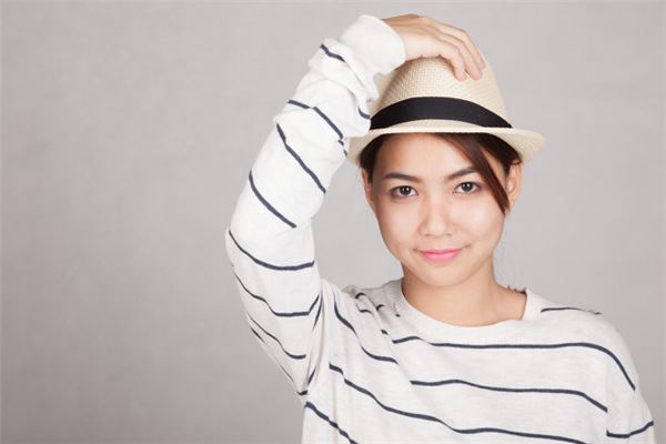 面相眉毛细长的女人性格外向吗 面相眉毛细长的女人性格外向吗