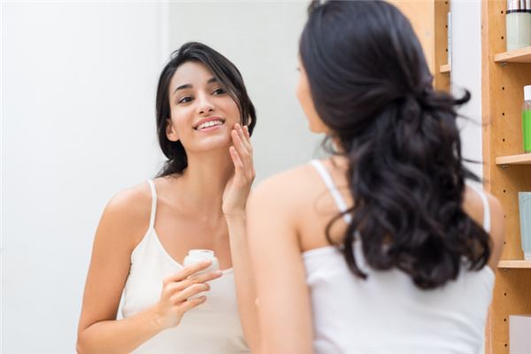 女人人中的面相图解 女人人中的面相图解