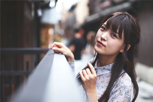 窄额头高颧骨面相好不好 窄额头高颧骨面相好不好