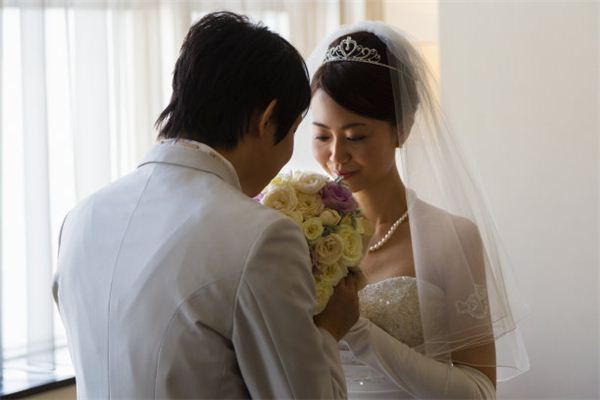 梦见老公和别人结婚是什么预兆,梦见老公和别人结婚是什么意思 梦见老公和别人结婚是什么预兆,梦见老公和别人结婚是什么意思
