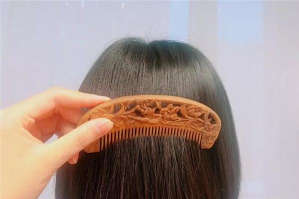 梦见别人给自己梳头是什么预兆,梦见别人给自己梳头是什么意思
