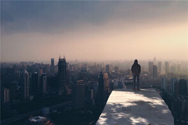 梦见站在高处是什么预兆,梦见站在高处是什么意思 梦见站在高处是什么预兆,梦见站在高处是什么意思