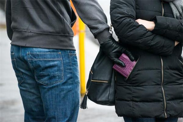 梦见被偷失窃是什么预兆,梦见被偷失窃是什么意思 梦见被偷失窃是什么预兆,梦见被偷失窃是什么意思