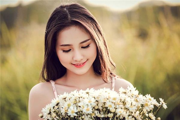 睫毛长的女性面相图解 睫毛长的女性面相图解