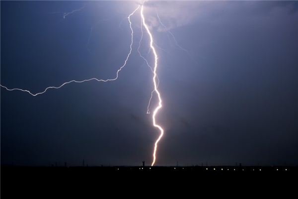 梦见雷电是什么预兆,梦见雷电是什么意思 梦见雷电是什么预兆,梦见雷电是什么意思