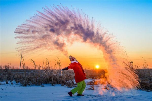 梦见抛撒散播物品是什么预兆,梦见抛撒散播物品是什么意思 梦见抛撒散播物品是什么预兆,梦见抛撒散播物品是什么意思