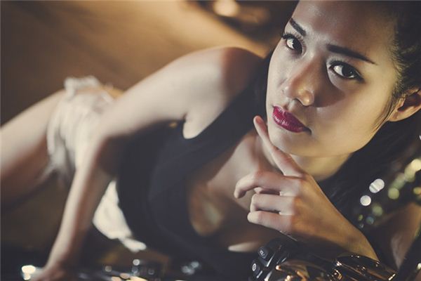 梦见裸体女人是什么预兆,梦见裸体女人是什么意思 梦见裸体女人是什么预兆,梦见裸体女人是什么意思