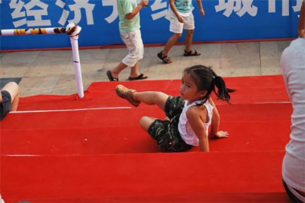 梦见女儿楼上掉下是什么预兆,梦见女儿楼上掉下是什么意思 梦见女儿楼上掉下是什么预兆,梦见女儿楼上掉下是什么意思