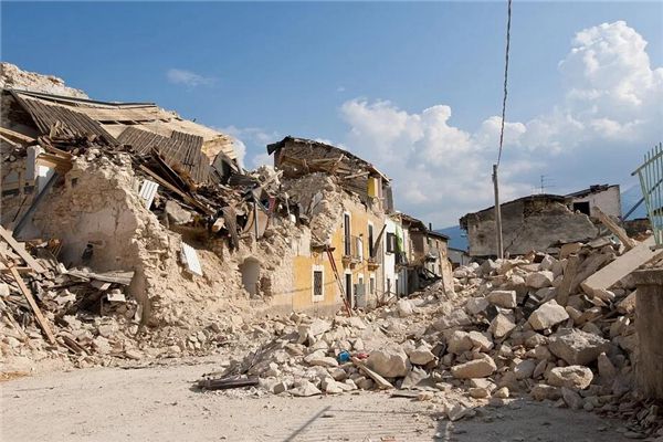 梦见地震自家房子倒了是什么预兆,梦见地震自家房子倒了是什么意思