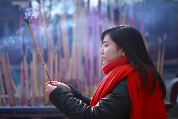 梦见去拜神是什么预兆,梦见去拜神是什么意思 梦见去拜神是什么预兆,梦见去拜神是什么意思
