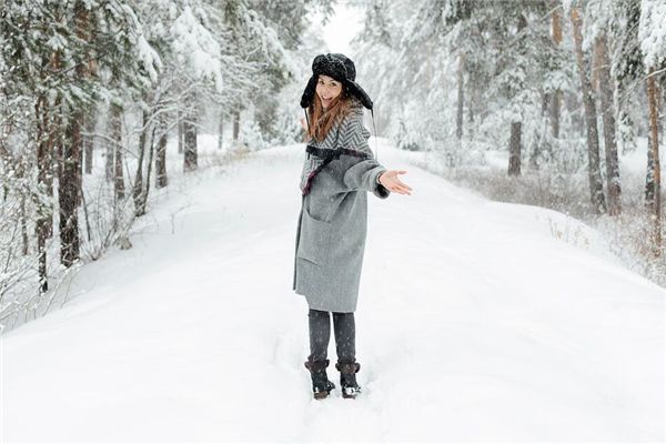梦见在雪地里跑是什么预兆,梦见在雪地里跑是什么意思 梦见在雪地里跑是什么预兆,梦见在雪地里跑是什么意思