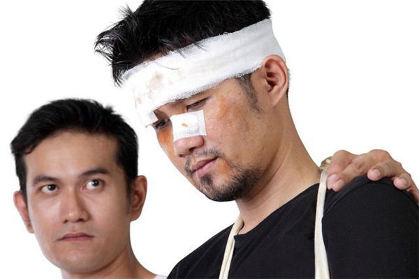 梦见别人被砸伤是什么预兆,梦见别人被砸伤是什么意思 梦见别人被砸伤是什么预兆,梦见别人被砸伤是什么意思