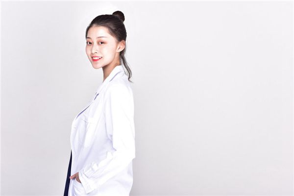 梦见白大褂是什么预兆,梦见白大褂是什么意思 梦见白大褂是什么预兆,梦见白大褂是什么意思