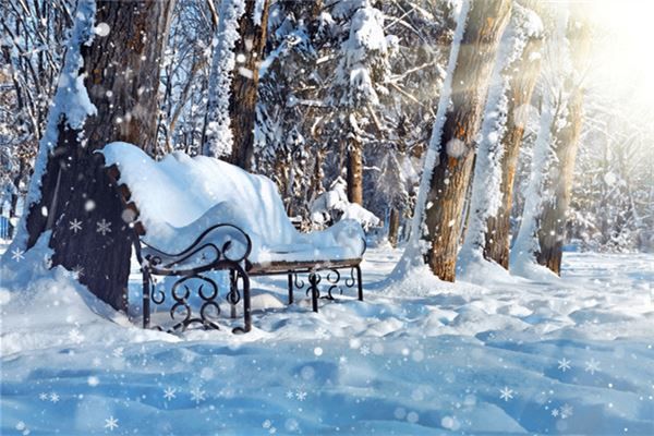 梦见在积雪的路上滑到是什么预兆,梦见在积雪的路上滑到是什么意思 梦见在积雪的路上滑到是什么预兆,梦见在积雪的路上滑到是什么意思