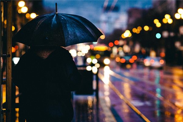 梦见被大雨淋湿是什么预兆,梦见被大雨淋湿是什么意思 梦见被大雨淋湿是什么预兆,梦见被大雨淋湿是什么意思