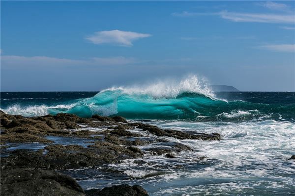 梦见海浪扑过来是什么预兆,梦见海浪扑过来是什么意思