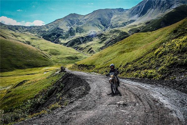 梦见自己走山路是什么预兆,梦见自己走山路是什么意思