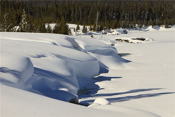 梦见别人在积雪的路上滑倒是什么预兆,梦见别人在积雪的路上滑倒是什么意思 梦见别人在积雪的路上滑倒是什么预兆,梦见别人在积雪的路上滑倒是什么意思