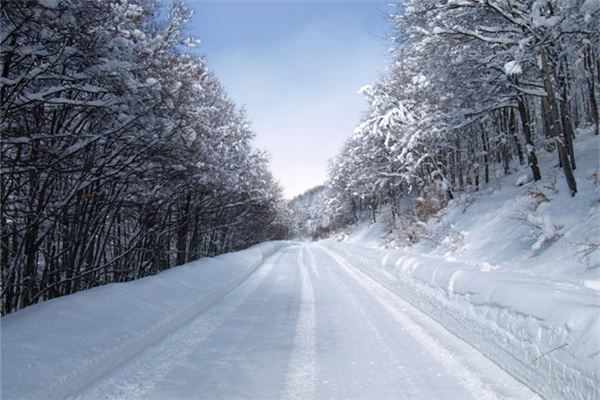 梦见厚厚的大雪是什么预兆,梦见厚厚的大雪是什么意思