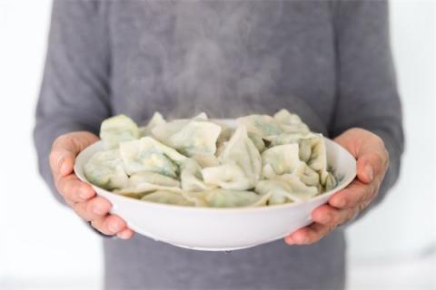 梦见别人吃饭自己没吃是什么预兆,梦见别人吃饭自己没吃是什么意思 梦见别人吃饭自己没吃是什么预兆,梦见别人吃饭自己没吃是什么意思