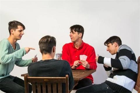 梦见和朋友打牌是什么预兆,梦见和朋友打牌是什么意思 梦见和朋友打牌是什么预兆,梦见和朋友打牌是什么意思