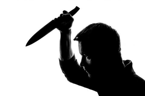梦见被别人捅了一刀是什么预兆,梦见被别人捅了一刀是什么意思