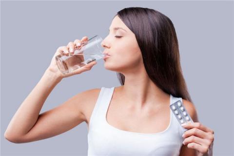 梦见别人吃药是什么预兆,梦见别人吃药是什么意思 梦见别人吃药是什么预兆,梦见别人吃药是什么意思