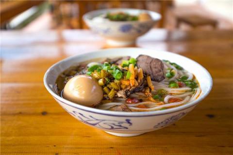 梦见吃鸡蛋面是什么预兆,梦见吃鸡蛋面是什么意思 梦见吃鸡蛋面是什么预兆,梦见吃鸡蛋面是什么意思
