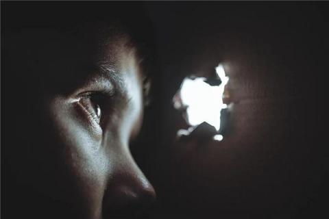 梦见黑暗的角落是什么预兆,梦见黑暗的角落是什么意思 梦见黑暗的角落是什么预兆,梦见黑暗的角落是什么意思