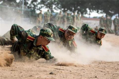 梦见匍匐前进是什么预兆,梦见匍匐前进是什么意思 梦见匍匐前进是什么预兆,梦见匍匐前进是什么意思