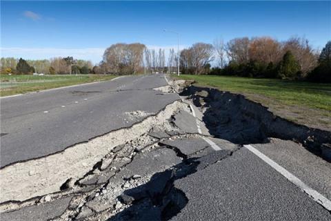 梦见地震地裂是什么预兆,梦见地震地裂是什么意思