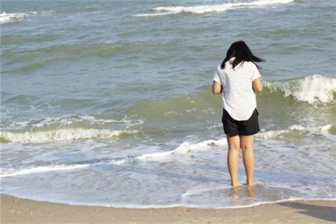 梦见在海边或海底游泳是什么预兆,梦见在海边或海底游泳是什么意思 梦见在海边或海底游泳是什么预兆,梦见在海边或海底游泳是什么意思