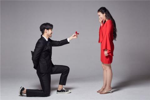 梦见有人向我求婚是什么预兆,梦见有人向我求婚是什么意思 梦见有人向我求婚是什么预兆,梦见有人向我求婚是什么意思